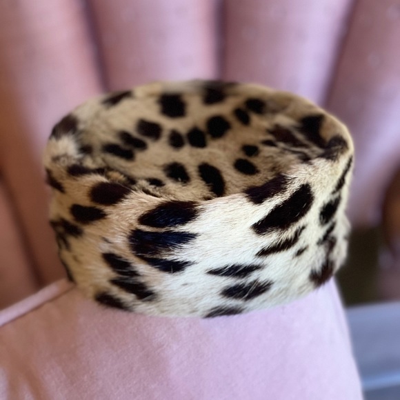 Vintage Accessories - 🎶SOLD**Leopard print pillbox hat🎶 Vintage. 🎀